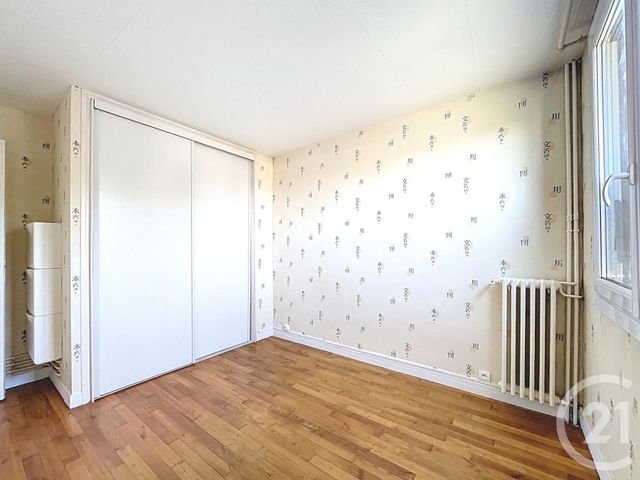 Appartement F5 à vendre - 5 pièces - 79.89 m2 - FRESNES - 94 - ILE-DE-FRANCE - Century 21 Eureka