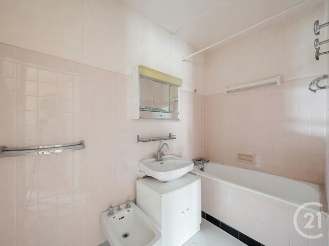 Appartement F3 à vendre - 3 pièces - 59.0 m2 - L HAY LES ROSES - 94 - ILE-DE-FRANCE - Century 21 Eureka