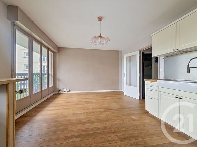 Appartement Studio à vendre - 1 pièce - 28.16 m2 - CHATENAY MALABRY - 92 - ILE-DE-FRANCE - Century 21 Eureka