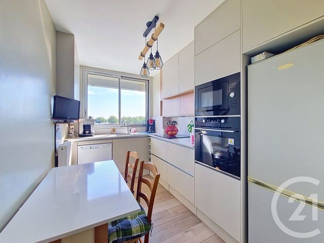 Appartement F2 à vendre - 2 pièces - 45.76 m2 - FRESNES - 94 - ILE-DE-FRANCE - Century 21 Eureka