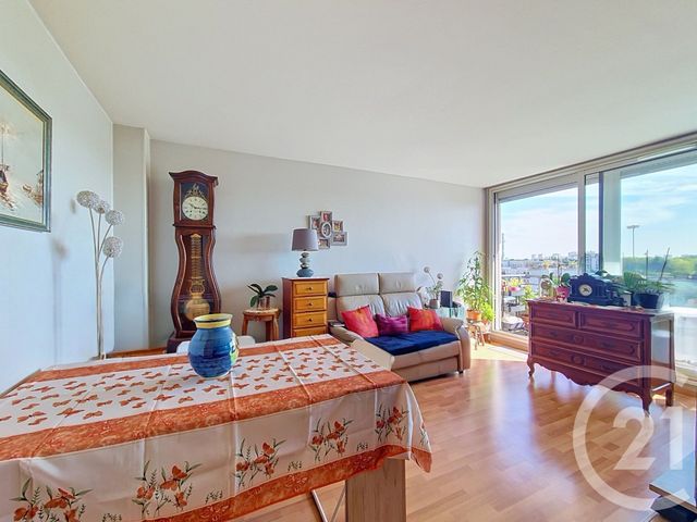 Appartement F2 à vendre - 2 pièces - 45.76 m2 - FRESNES - 94 - ILE-DE-FRANCE - Century 21 Eureka