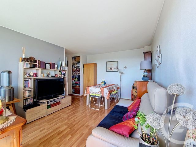 Appartement F2 à vendre - 2 pièces - 45.76 m2 - FRESNES - 94 - ILE-DE-FRANCE - Century 21 Eureka