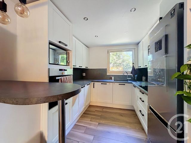 Appartement F4 à louer - 4 pièces - 62.83 m2 - FRESNES - 94 - ILE-DE-FRANCE - Century 21 Eureka