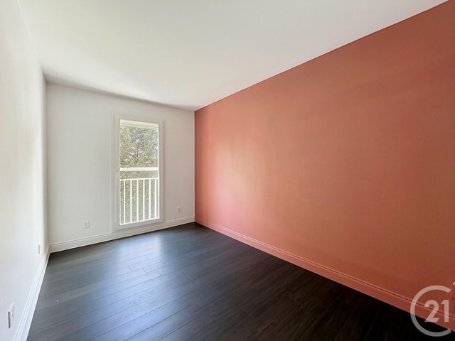 Appartement F4 à louer - 4 pièces - 62.83 m2 - FRESNES - 94 - ILE-DE-FRANCE - Century 21 Eureka