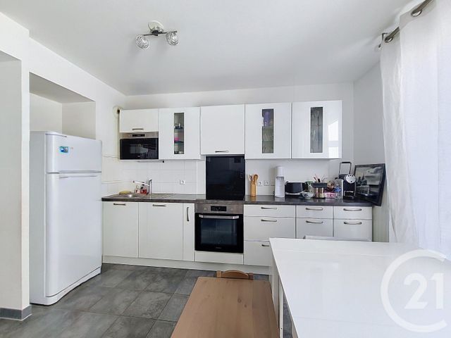 Appartement F3 à vendre - 3 pièces - 61.35 m2 - FRESNES - 94 - ILE-DE-FRANCE - Century 21 Eureka