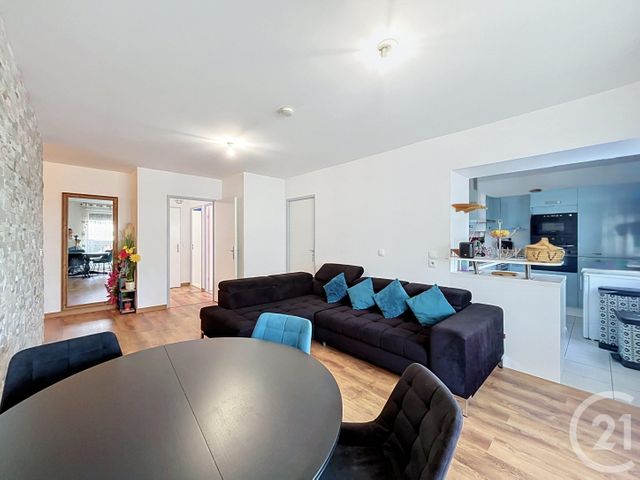 Appartement F4 à louer - 4 pièces - 73.48 m2 - FRESNES - 94 - ILE-DE-FRANCE - Century 21 Eureka