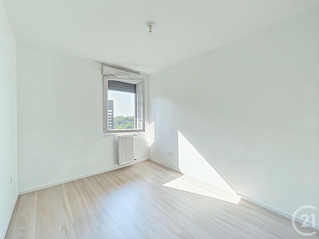 Appartement F4 à louer - 4 pièces - 73.48 m2 - FRESNES - 94 - ILE-DE-FRANCE - Century 21 Eureka
