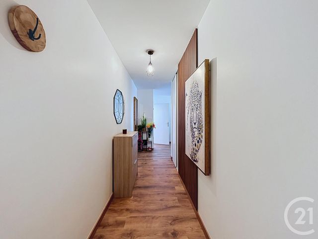 Appartement F4 à louer - 4 pièces - 73.48 m2 - FRESNES - 94 - ILE-DE-FRANCE - Century 21 Eureka