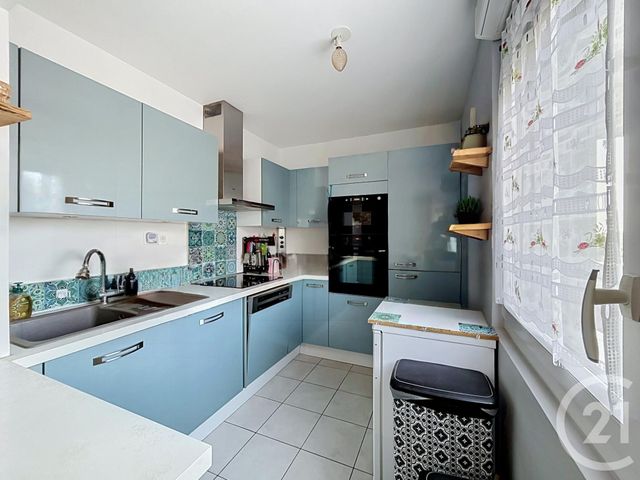 Appartement F4 à louer - 4 pièces - 73.48 m2 - FRESNES - 94 - ILE-DE-FRANCE - Century 21 Eureka