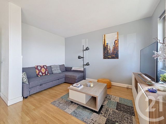 Appartement F4 à vendre - 4 pièces - 67.2 m2 - FRESNES - 94 - ILE-DE-FRANCE - Century 21 Eureka