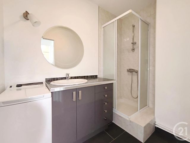 Appartement F2 à louer - 2 pièces - 49.38 m2 - FRESNES - 94 - ILE-DE-FRANCE - Century 21 Eureka
