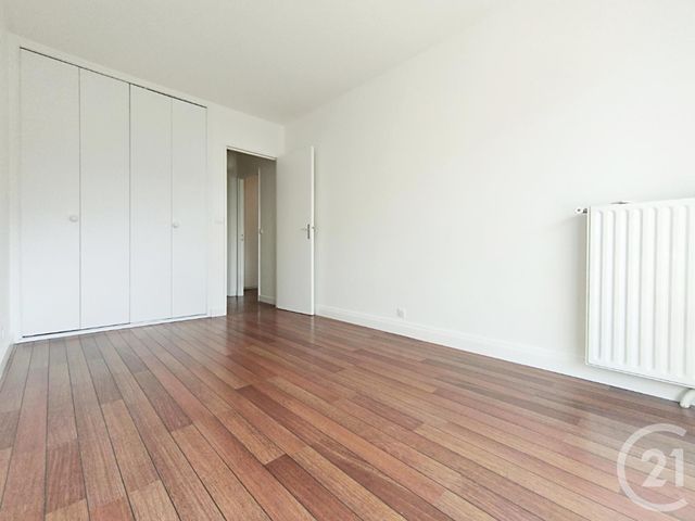 Appartement F2 à louer - 2 pièces - 49.38 m2 - FRESNES - 94 - ILE-DE-FRANCE - Century 21 Eureka