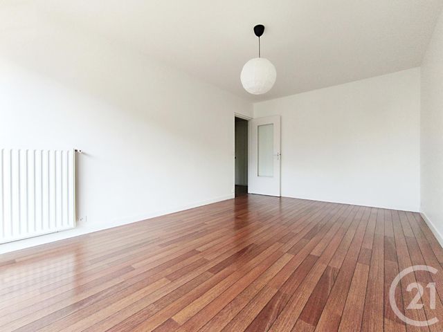 Appartement F2 à louer - 2 pièces - 49.38 m2 - FRESNES - 94 - ILE-DE-FRANCE - Century 21 Eureka