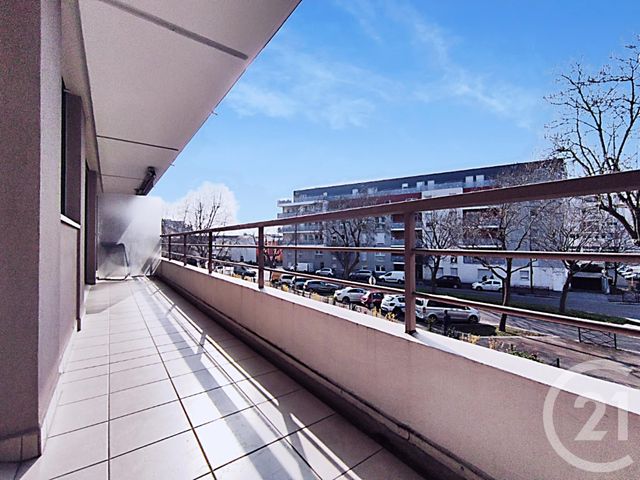 Appartement F2 à louer - 2 pièces - 49.38 m2 - FRESNES - 94 - ILE-DE-FRANCE - Century 21 Eureka