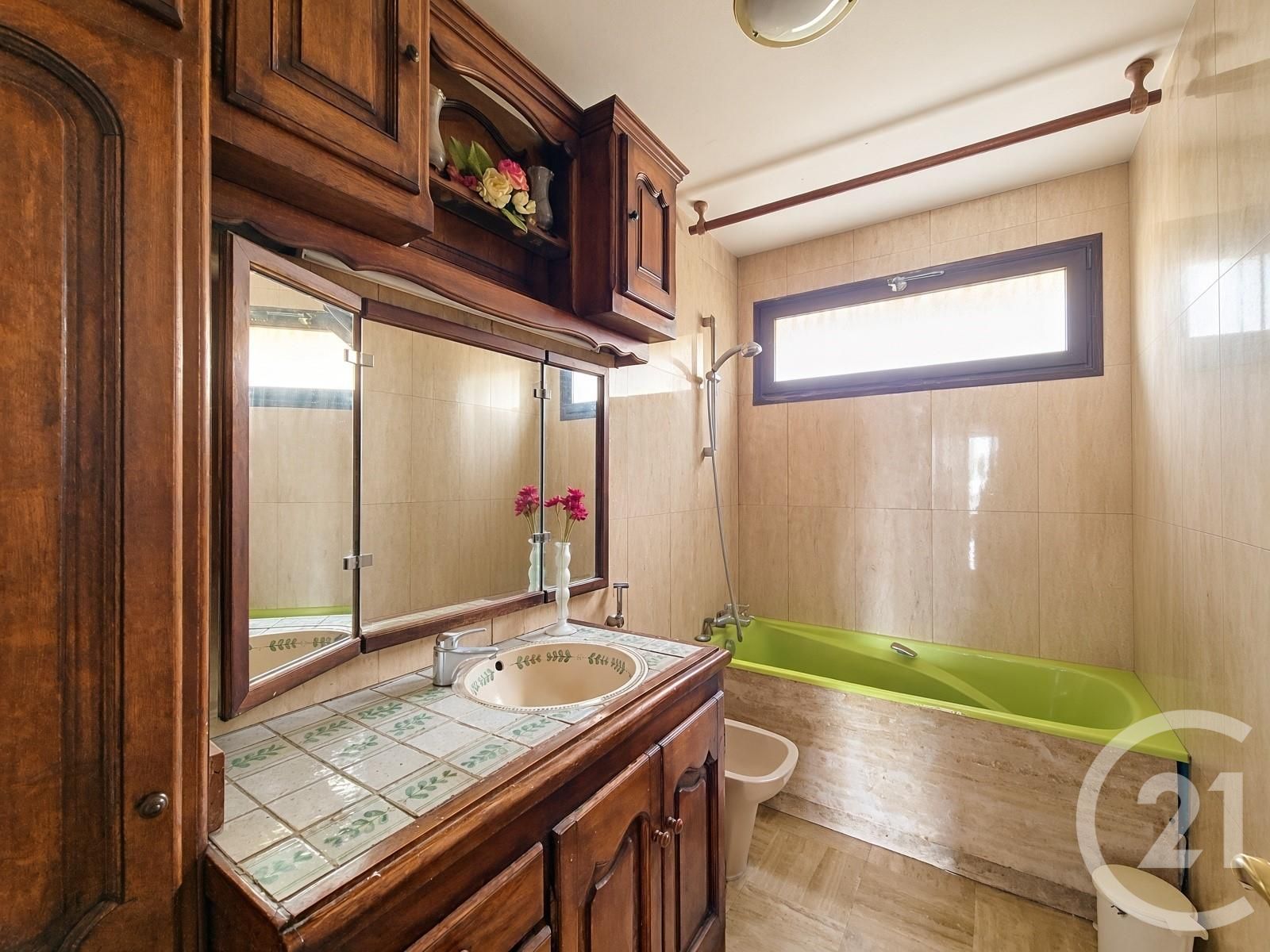 Appartement F4 à vendre - 4 pièces - 85.0 m2 - FRESNES - 94 - ILE-DE-FRANCE - Century 21 Eureka — 12