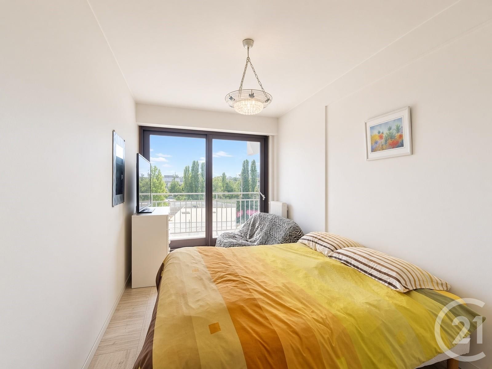 Appartement F4 à vendre - 4 pièces - 85.0 m2 - FRESNES - 94 - ILE-DE-FRANCE - Century 21 Eureka — 11