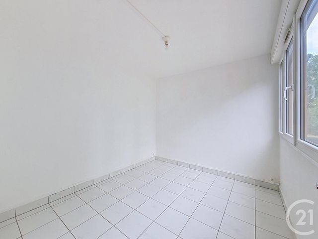 Appartement F3 à vendre - 3 pièces - 51.23 m2 - FRESNES - 94 - ILE-DE-FRANCE - Century 21 Eureka
