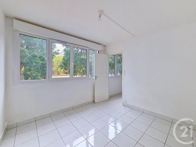 Appartement F3 à vendre - 3 pièces - 51.23 m2 - FRESNES - 94 - ILE-DE-FRANCE - Century 21 Eureka