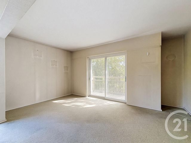 Appartement F5 à vendre - 5 pièces - 80.0 m2 - FRESNES - 94 - ILE-DE-FRANCE - Century 21 Eureka