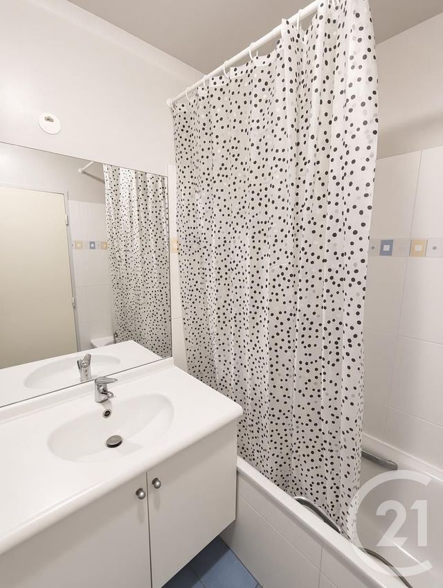 Appartement F2 à louer - 2 pièces - 44.34 m2 - FRESNES - 94 - ILE-DE-FRANCE - Century 21 Eureka
