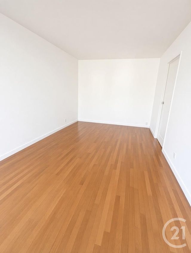 Appartement F2 à louer - 2 pièces - 44.34 m2 - FRESNES - 94 - ILE-DE-FRANCE - Century 21 Eureka