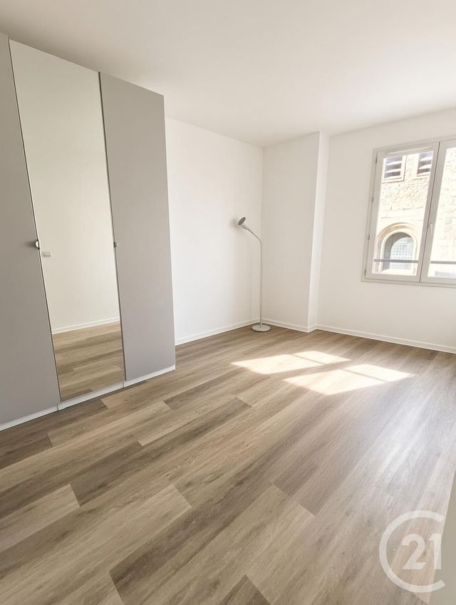 Appartement F2 à louer - 2 pièces - 44.34 m2 - FRESNES - 94 - ILE-DE-FRANCE - Century 21 Eureka