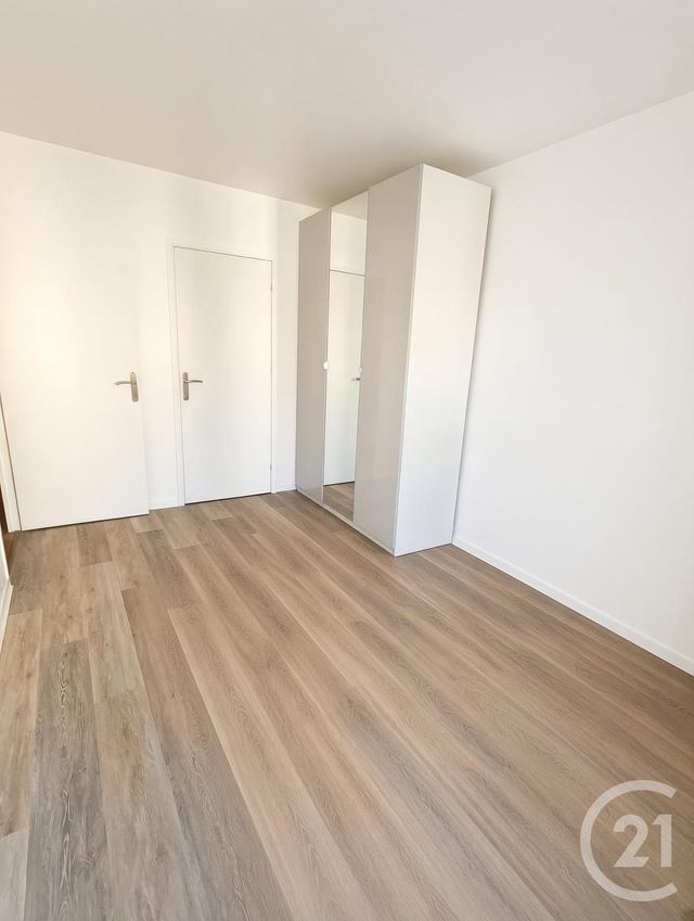 Appartement F2 à louer - 2 pièces - 44.34 m2 - FRESNES - 94 - ILE-DE-FRANCE - Century 21 Eureka