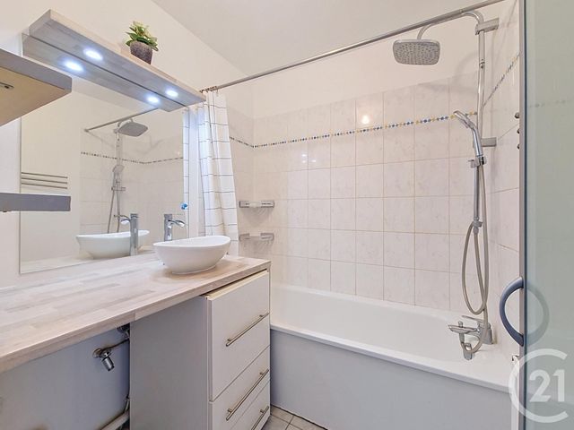 Appartement F4 à vendre - 3 pièces - 67.0 m2 - FRESNES - 94 - ILE-DE-FRANCE - Century 21 Eureka