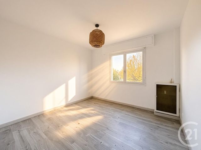 Appartement F3 à vendre - 3 pièces - 60.32 m2 - FRESNES - 94 - ILE-DE-FRANCE - Century 21 Eureka