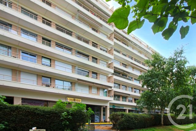 Appartement F3 à vendre - 3 pièces - 67.16 m2 - FRESNES - 94 - ILE-DE-FRANCE - Century 21 Eureka