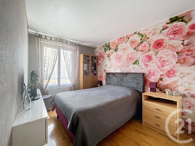 Appartement F4 à vendre - 4 pièces - 74.21 m2 - FRESNES - 94 - ILE-DE-FRANCE - Century 21 Eureka