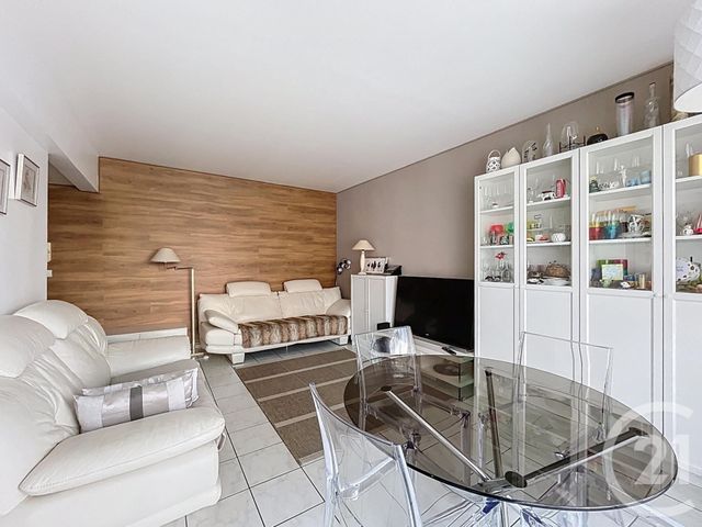 Appartement F4 à vendre - 4 pièces - 74.21 m2 - FRESNES - 94 - ILE-DE-FRANCE - Century 21 Eureka