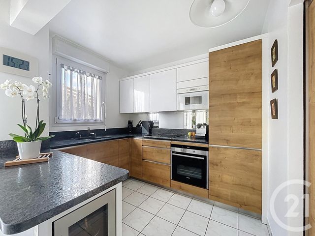 Appartement F4 à vendre - 4 pièces - 74.21 m2 - FRESNES - 94 - ILE-DE-FRANCE - Century 21 Eureka