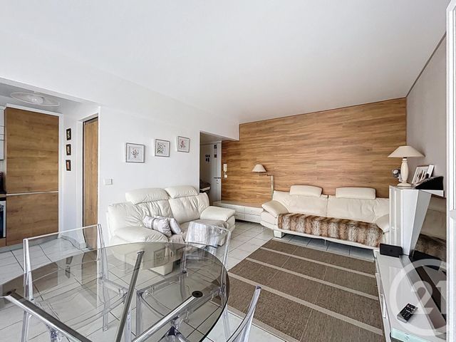 Appartement F4 à vendre - 4 pièces - 74.21 m2 - FRESNES - 94 - ILE-DE-FRANCE - Century 21 Eureka