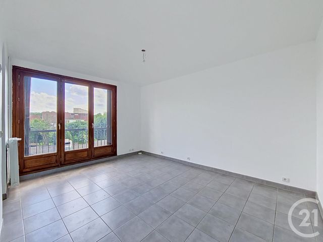 Appartement F2 à vendre - 2 pièces - 40.33 m2 - FRESNES - 94 - ILE-DE-FRANCE - Century 21 Eureka