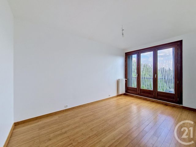 Appartement F2 à vendre - 2 pièces - 40.33 m2 - FRESNES - 94 - ILE-DE-FRANCE - Century 21 Eureka