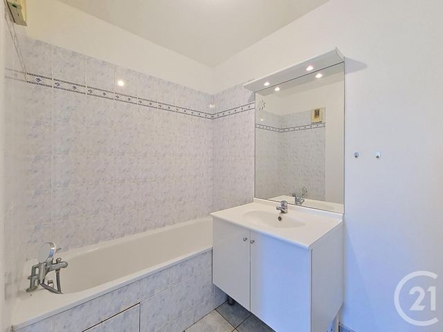 Appartement F3 à vendre - 3 pièces - 60.36 m2 - FRESNES - 94 - ILE-DE-FRANCE - Century 21 Eureka