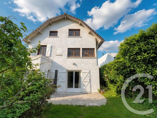 maison à vendre - 6 pièces - 130.37 m2 - FRESNES - 94 - ILE-DE-FRANCE - Century 21 Eureka