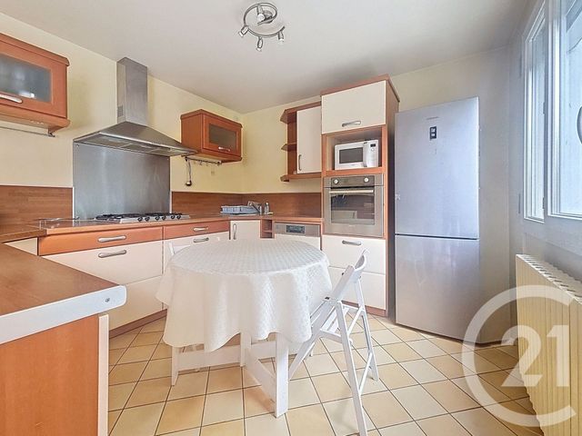 maison à vendre - 6 pièces - 149.26 m2 - FRESNES - 94 - ILE-DE-FRANCE - Century 21 Eureka