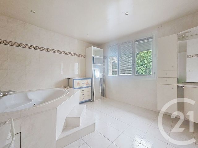 maison à vendre - 6 pièces - 149.26 m2 - FRESNES - 94 - ILE-DE-FRANCE - Century 21 Eureka