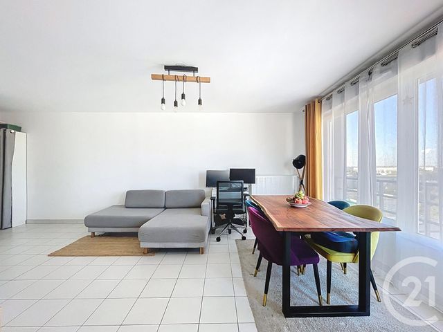 Afficher la photo en grand Appartement F3 à vendre - 3 pièces - 65.22 m2 - FRESNES - 94 - ILE-DE-FRANCE - Century 21 Eureka