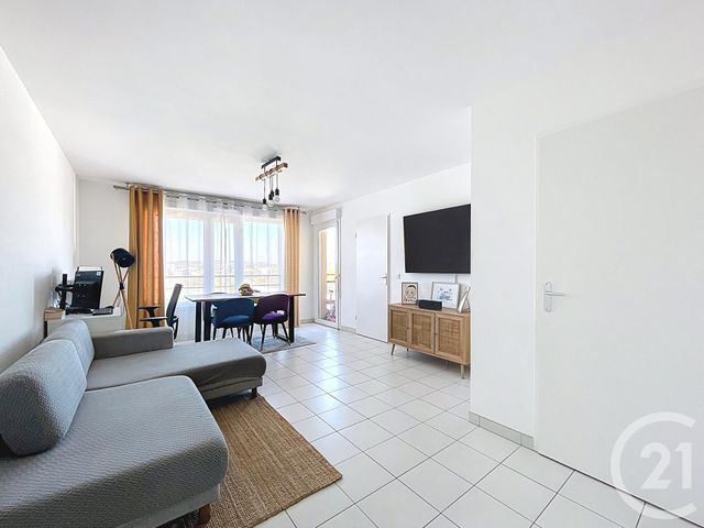 Afficher la photo en grand Appartement F3 à vendre - 3 pièces - 65.22 m2 - FRESNES - 94 - ILE-DE-FRANCE - Century 21 Eureka