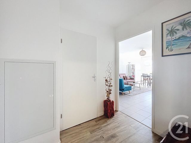 Appartement F4 à vendre - 4 pièces - 79.4 m2 - FRESNES - 94 - ILE-DE-FRANCE - Century 21 Eureka