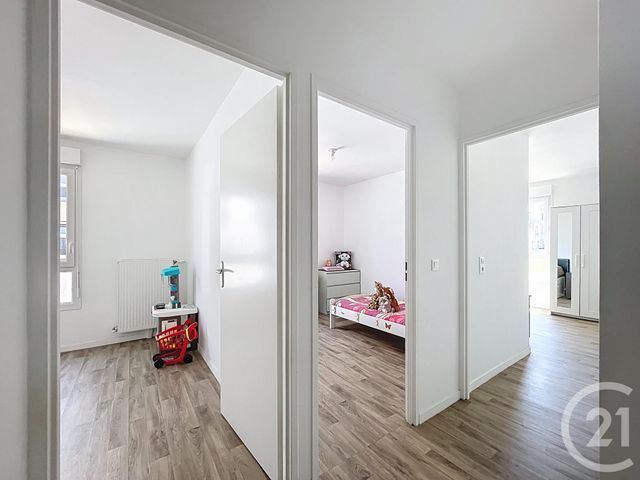 Appartement F4 à vendre - 4 pièces - 79.4 m2 - FRESNES - 94 - ILE-DE-FRANCE - Century 21 Eureka