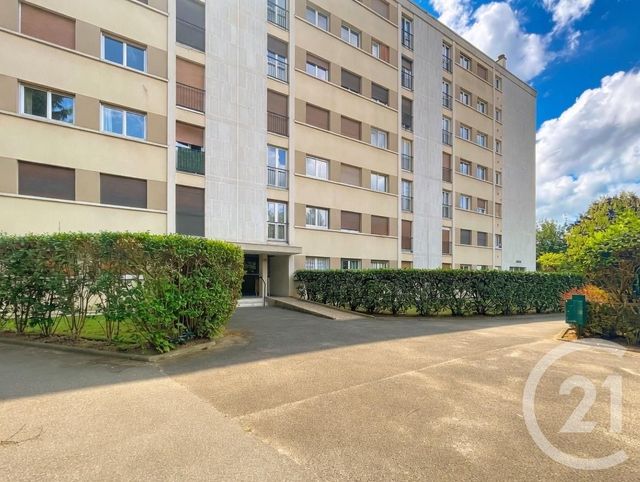 Appartement F2 à vendre - 2 pièces - 54.17 m2 - FRESNES - 94 - ILE-DE-FRANCE - Century 21 Eureka