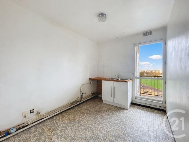 Appartement F2 à vendre - 2 pièces - 54.17 m2 - FRESNES - 94 - ILE-DE-FRANCE - Century 21 Eureka