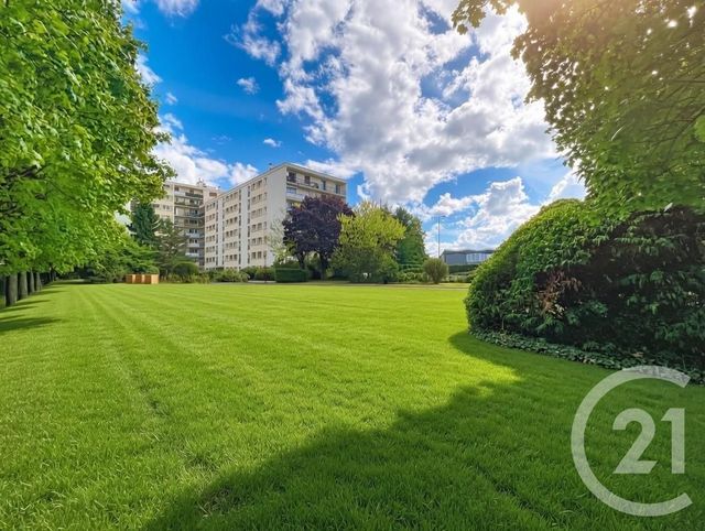 Appartement F2 à vendre - 2 pièces - 54.17 m2 - FRESNES - 94 - ILE-DE-FRANCE - Century 21 Eureka