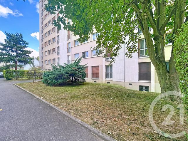 Appartement F2 à vendre - 2 pièces - 54.17 m2 - FRESNES - 94 - ILE-DE-FRANCE - Century 21 Eureka