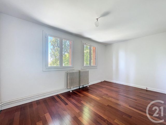 Appartement F4 à vendre - 4 pièces - 79.57 m2 - FRESNES - 94 - ILE-DE-FRANCE - Century 21 Eureka