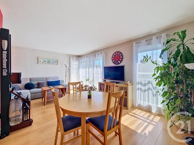 Appartement F4 à vendre - 4 pièces - 63.02 m2 - FRESNES - 94 - ILE-DE-FRANCE - Century 21 Eureka